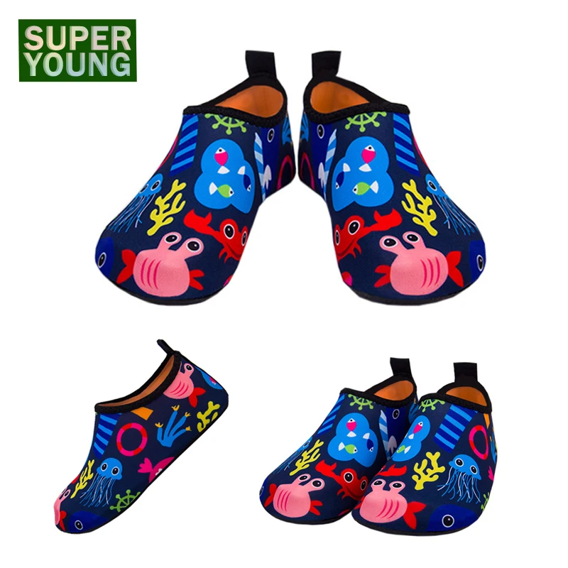 Детские носки для купания унисекс спортивные кроссовки с босиком на пляже