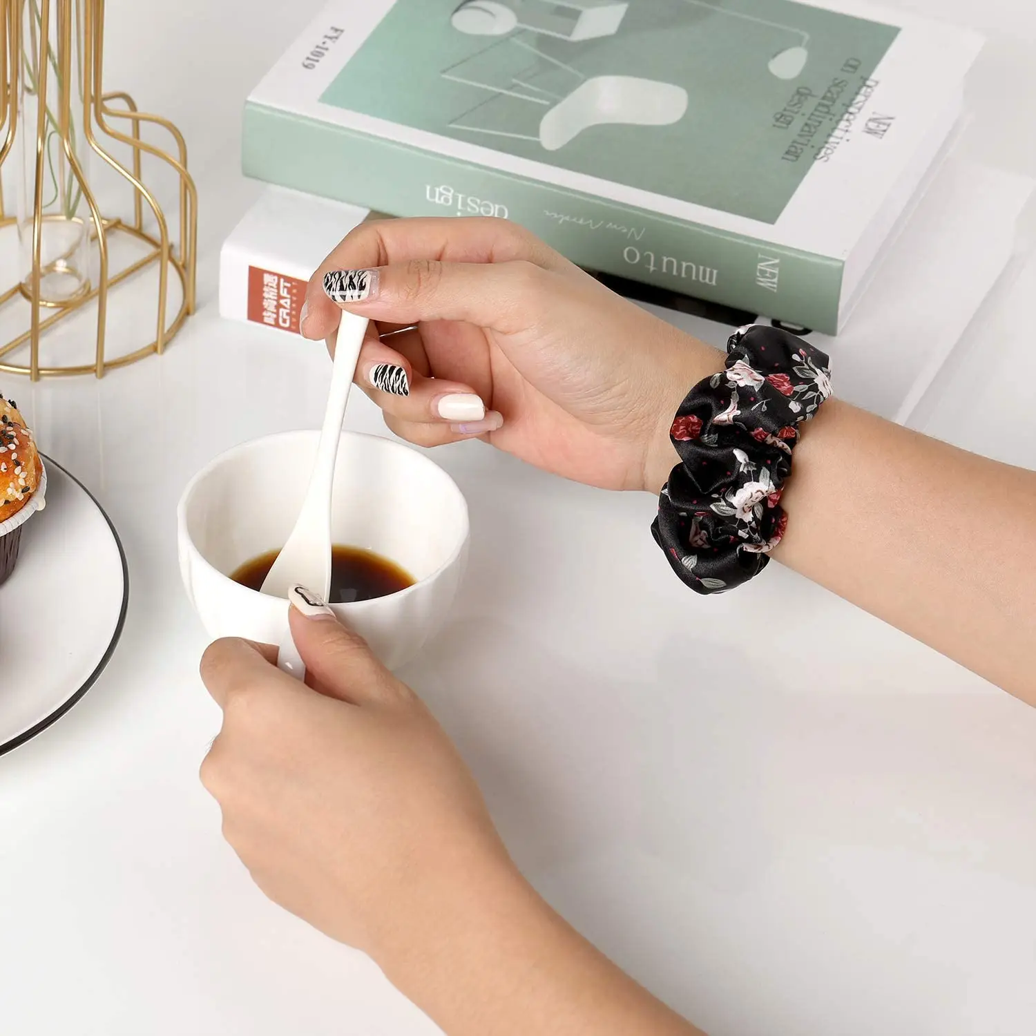 Scrunchie Strap for Apple watch band 40mm 44mm 42mm 38mm 42 mm Elastic Nylon Solo Loop bracelet iWatch series 6 5 4 3 se band