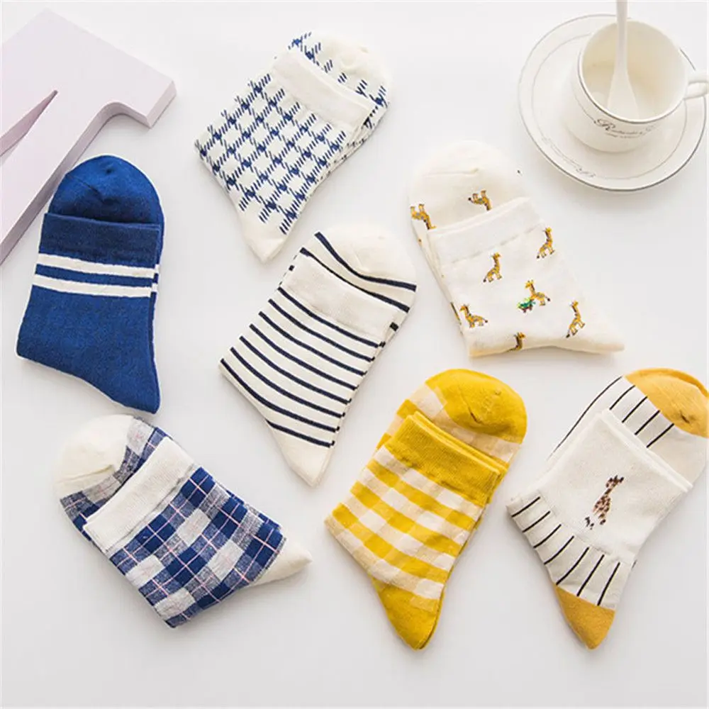 

Fashion Japanese Women Cotton Socks Checkered Socks Cartoon Giraffe Striped Tube Socks