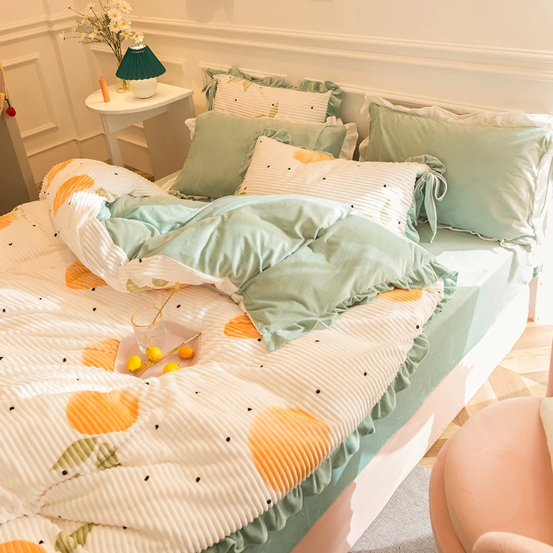 

Coral Fleece Winter Thick Warm Cartoon Style Home Bedding Set Four Piece M35