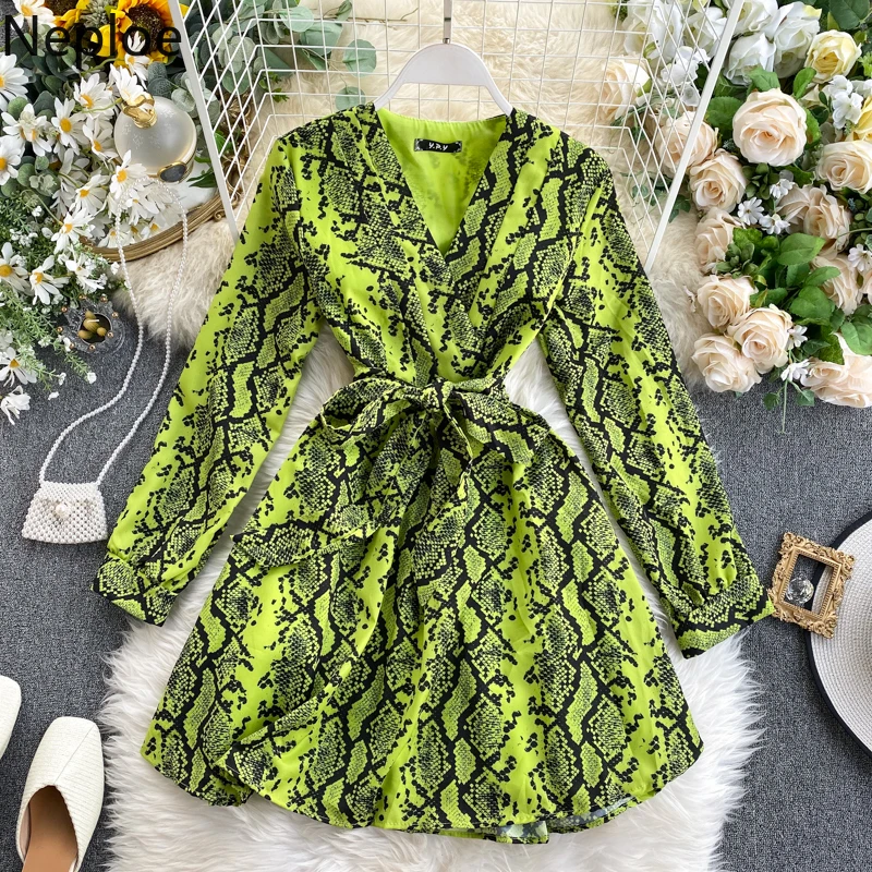 Женское платье со змеиным узором весна лето 2020 сексуальное винтажное с v образным