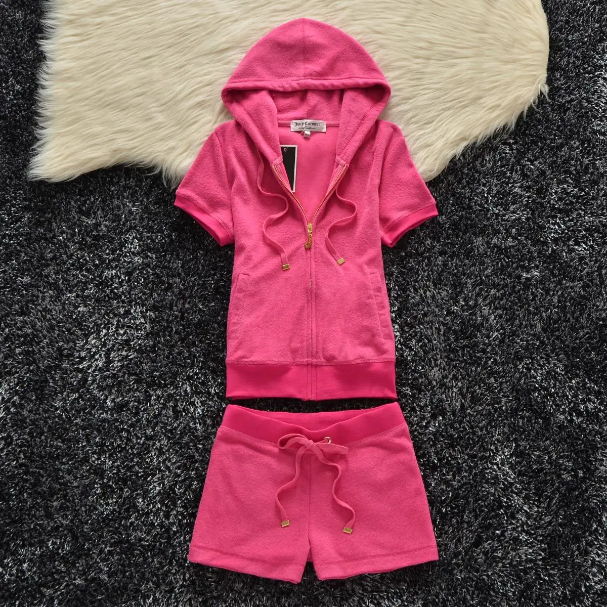 

Summer Solid Velvet Tracksuit Juicy 2Piece Set Women Clothing 2021 Short Sleeved Crop Top+short Pant Female Velor Outfits