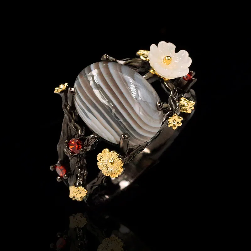 

Luxury Female Red Crystal Stone Ring Charm 14KT Black Gold Wedding Rings For Women Vintage Bridal Flower Engagement Ring