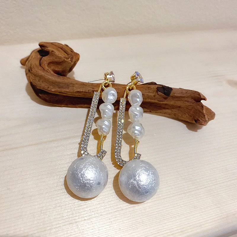 

Earrings with Pearls Classic Pearl Earrings for Woman Korean Fashion Jewelry Luxury Party Girl's Unusual Earrings Elegant Lady