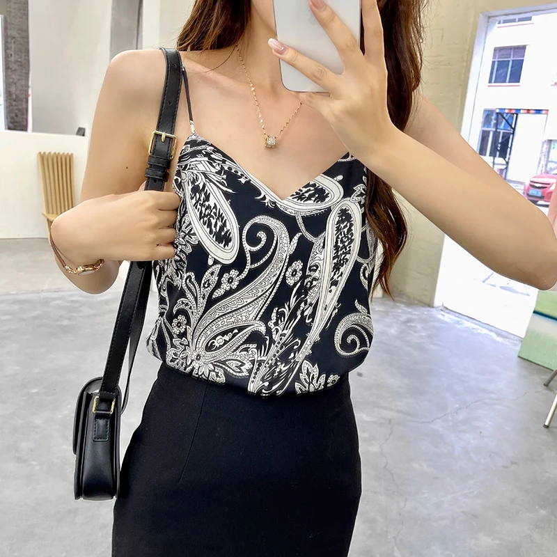 

2021Casual V-Neck Vintage print Sexy Satin Woman Camis Tank Tops Render Chiffon Sleeveless Camisole Top Halter Camis Tops
