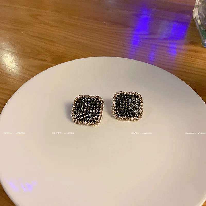 

Wholesale Black Full Rhinestone Stud Earrings Square Factory Women Jewellery Drop Shipping Gift