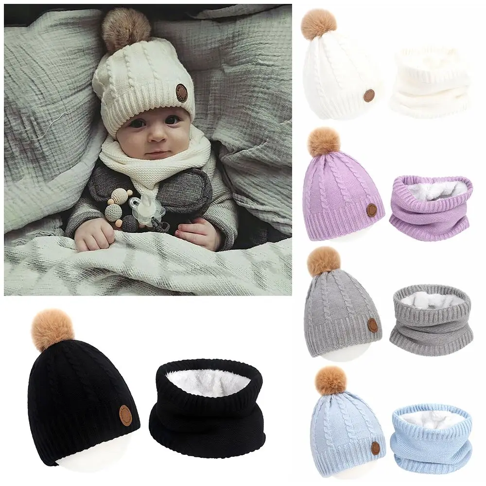 

Детская вязаная шапка с помпоном, на возраст 0-3 года