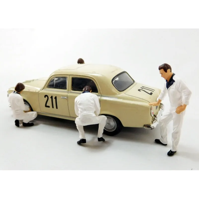 

1/43 работающая по техническому обслуживанию модель марионетки ремонтный манеж сцена для ремонта автомобиля с моделью автомобиля маленькая ...