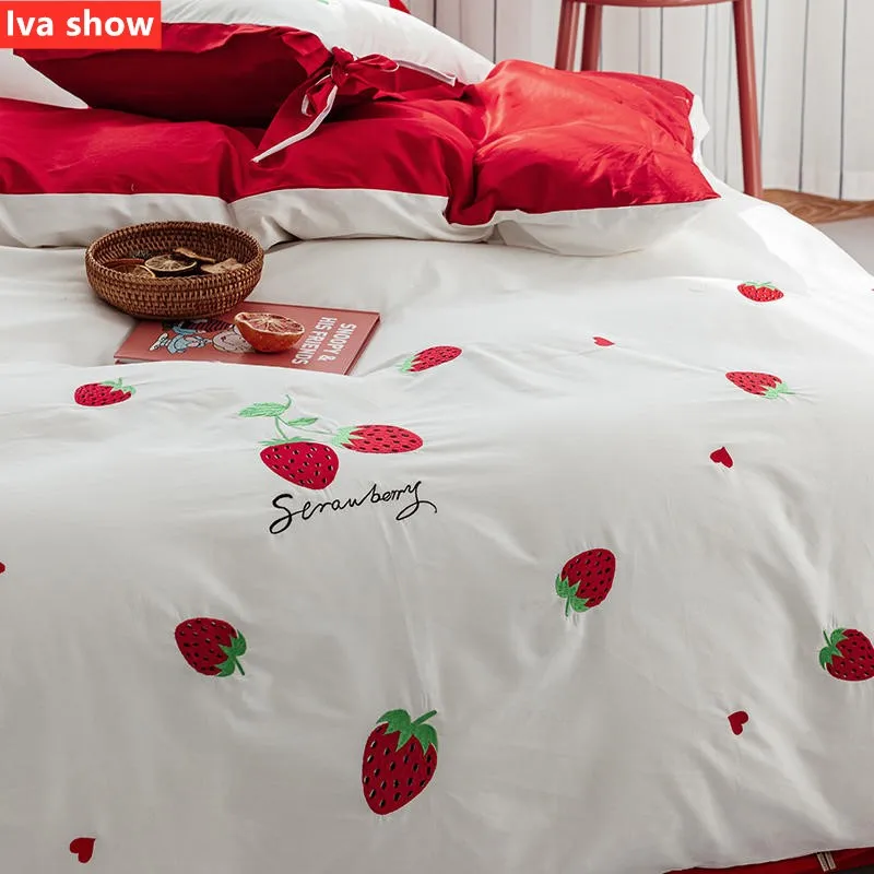 Комплект постельного белья с рисунком клубники/редиски красный комплект из