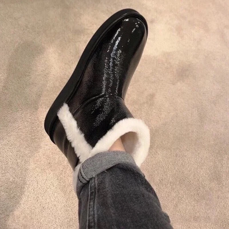 

Crystal Buckle White Black Natural Fur Snow Boots Flat Heel Ankle boots Winter Street Fashion Shoes Women