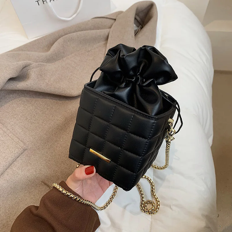 

High Quality Leather Popular Chain Bag Female 2021 New Trendy Fashion Lady Messenger Bag Brand Designer Mini Chain Bucket Bag