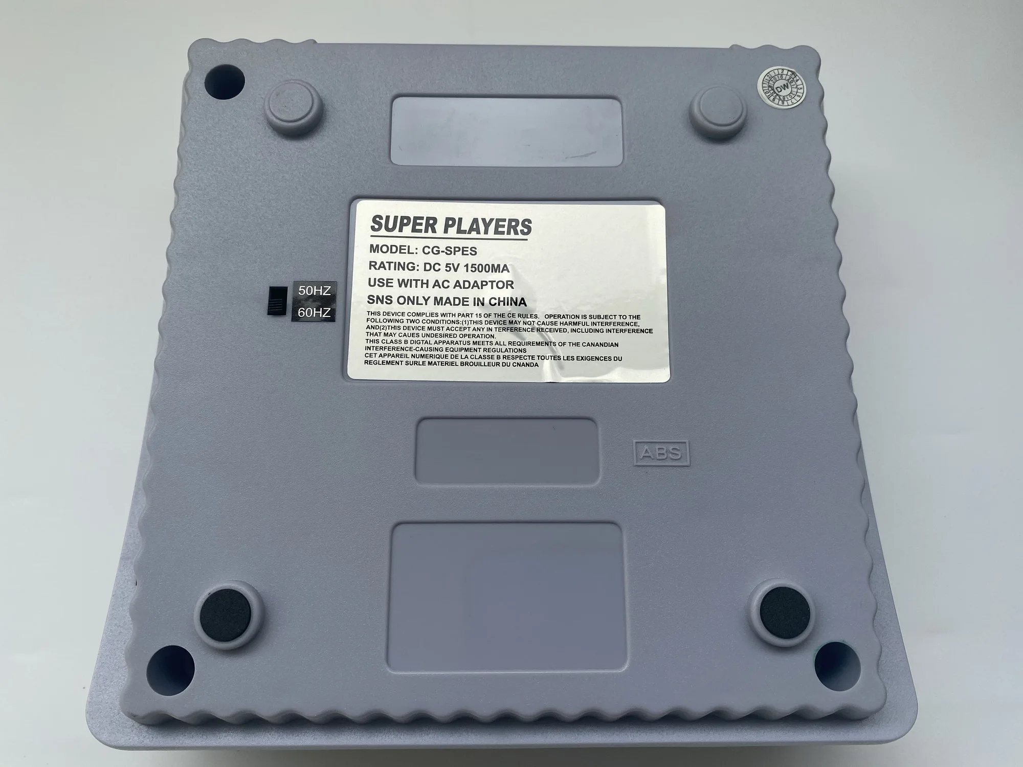 16 битная развлекательная система совместимая с Super Nintendo Games оснащена 100 или 101 в 1
