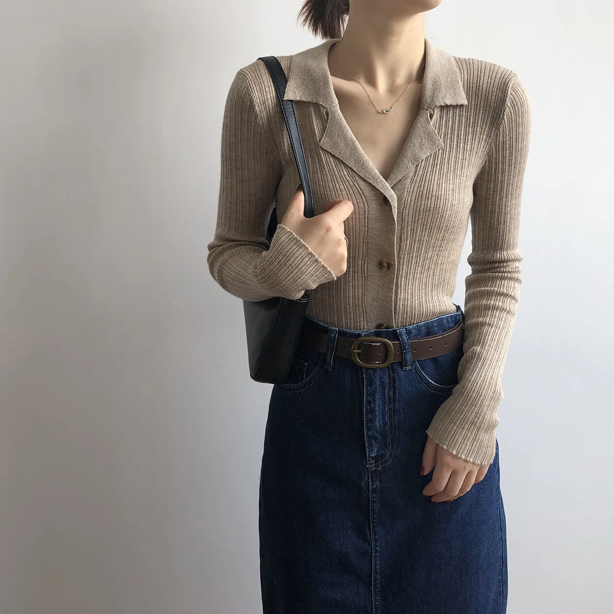 

COZOK 2021 Spring New Solid Color Suit Collar Long Sleeve Bottomed Shirt Slim Fit Knitted Sweater Cardigan Female P816