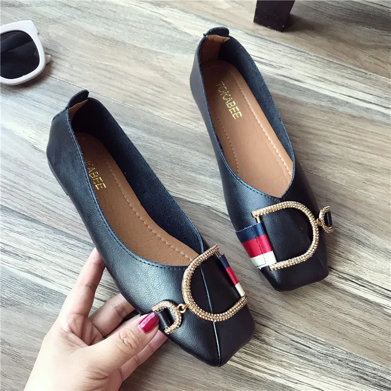 Женские мокасины из мягкой кожи с квадратным носком и металлической пряжкой