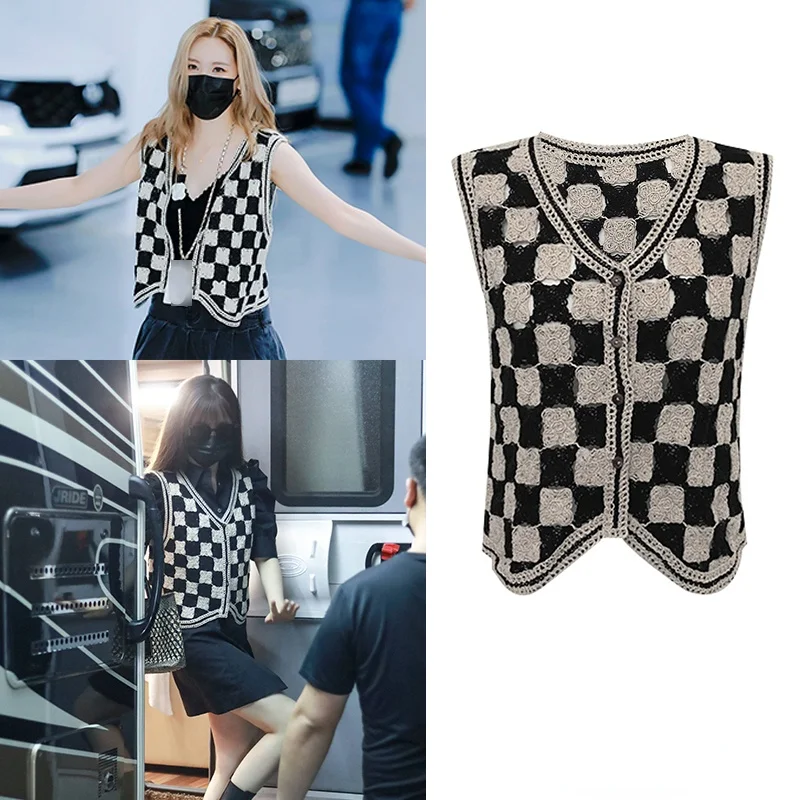 

Kpop Lee Sunmi High Street Fashion V-Neck Cardigan Buttons Sweater Vest Women Korean Vintage Sleeveless Plaid Knitted Vest Tops