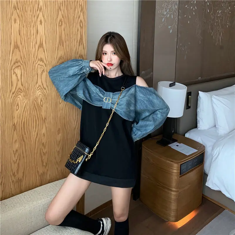 

2021 New Women Denim Bow Sweatshirts Hollow Out Shoulder Women Pullovers Fashion Patchwork Denim Sweatshirts Woman