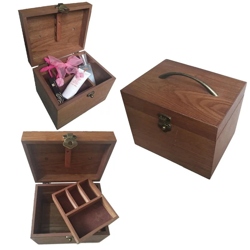 

Запираемая деревянная шкатулка для украшений ручной работы в старинном стиле