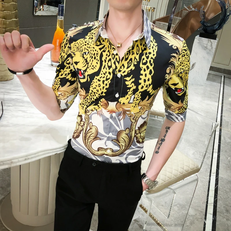 Рубашка мужская облегающая с полурукавами и цветочным принтом пикантная рубашка