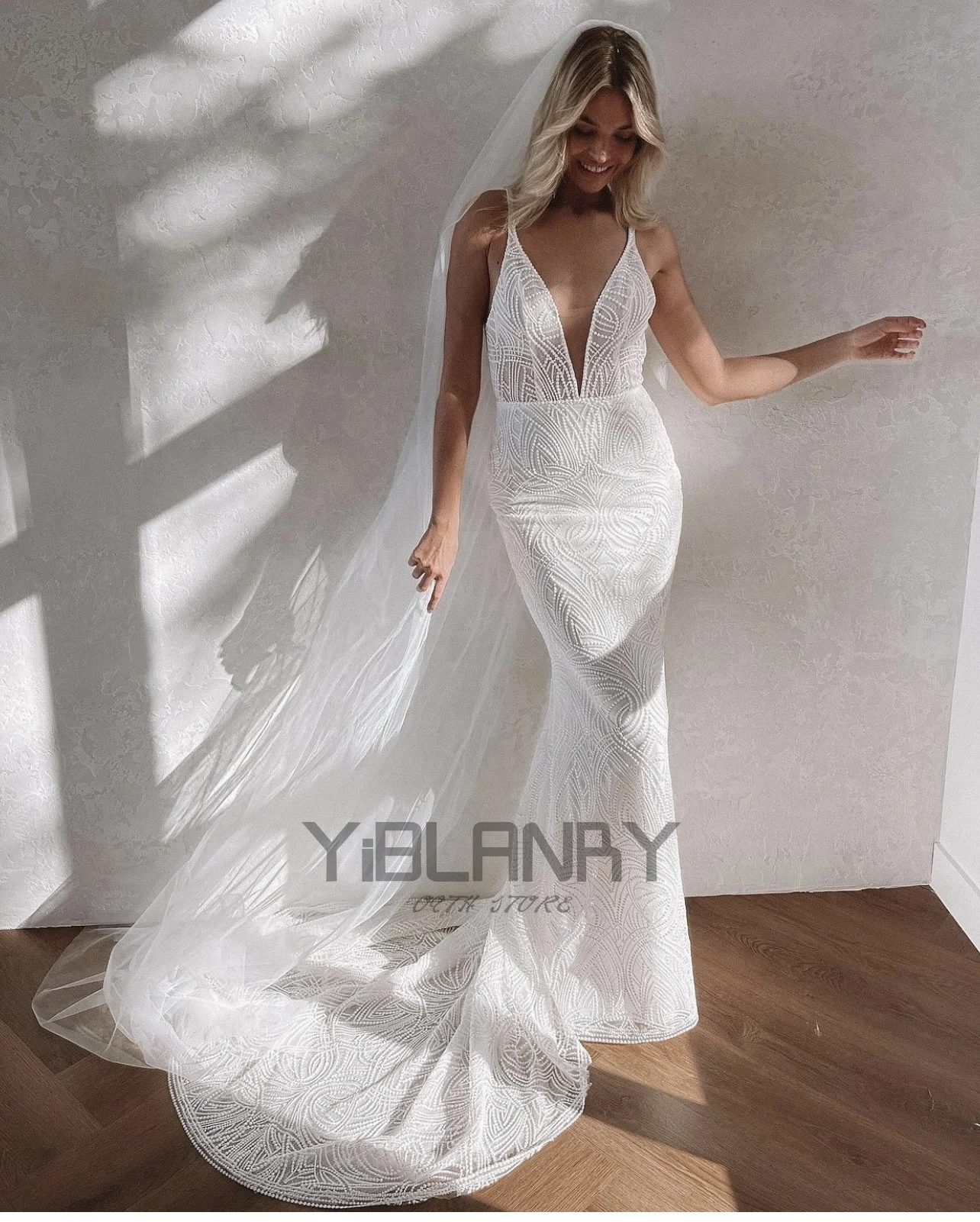 

YILIBERE Lace Wedding Dress Short Sleeve O-Neck Plus Size Luxury Lace Appliques Tulle Cathedral Train Robe Fluffy skirt