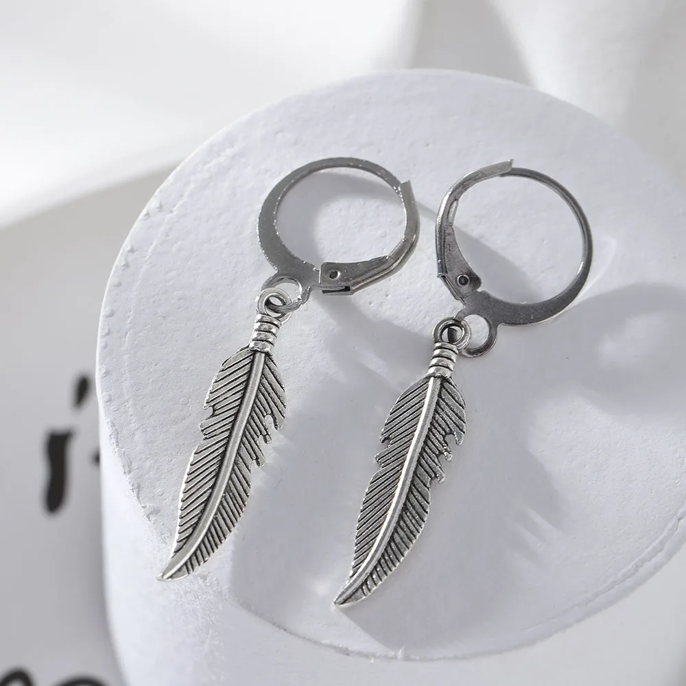 2pcs Punk Earrings Fashion Feather Pendant Personality Titanium Steel Buckle Women Men Jewelry Decoration Charms Male Gift