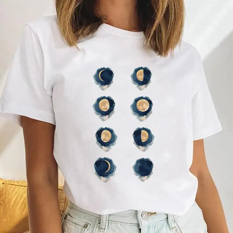 

Футболка женская с принтом Луны, милый Повседневный Топ с коротким рукавом, в стиле 90-х, с рисунком акварелью, с графическим принтом