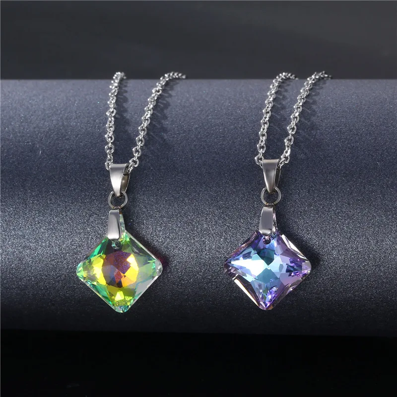 

Small Fresh Fashion Square Pendant Stainless Steel Geometric Short Necklace Female Simple K9 Necklace Wholesale