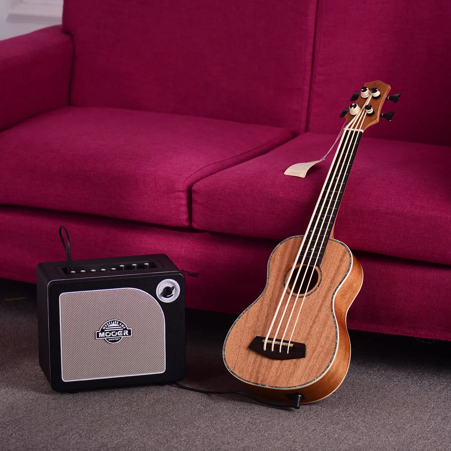 бас укулеле