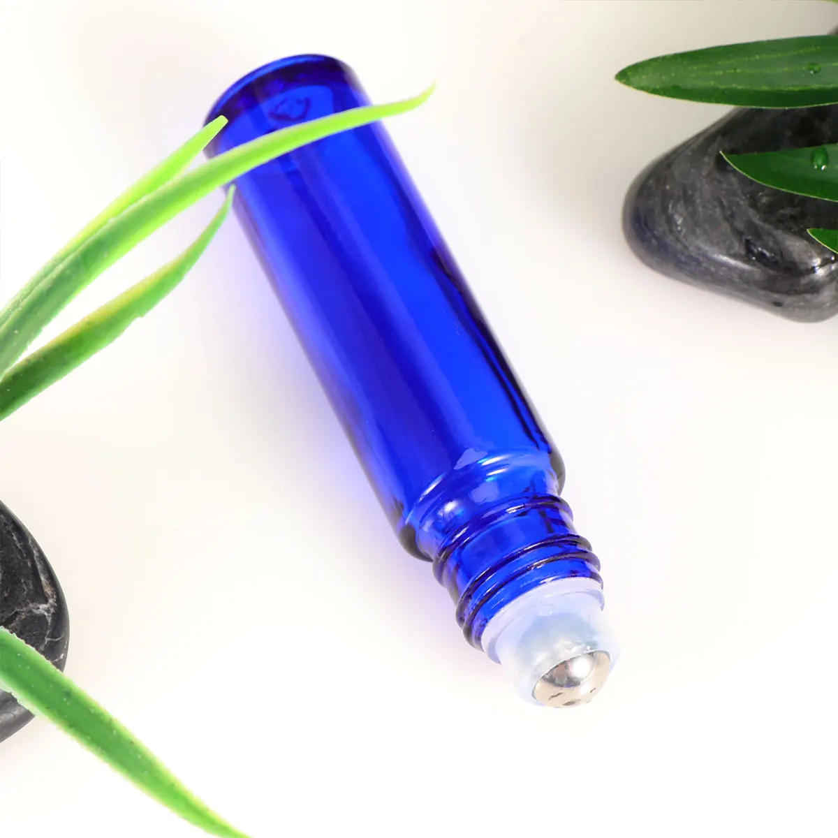 

12pcs Perfume Roller Bottles Essential Oil Bottles Roller Ball Bottles Subpackage Containers 10ml