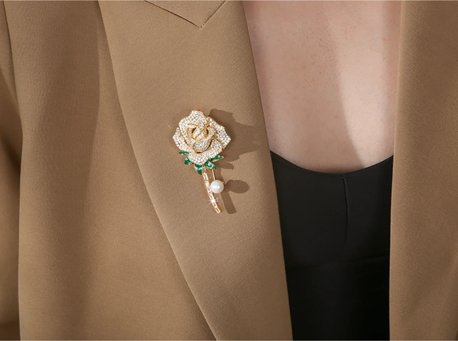 

2021 trend Luxury zircon rose vintage accessory Unusual Lapel pins Women's brooch fashion jewelry (5pcs of free shipping)