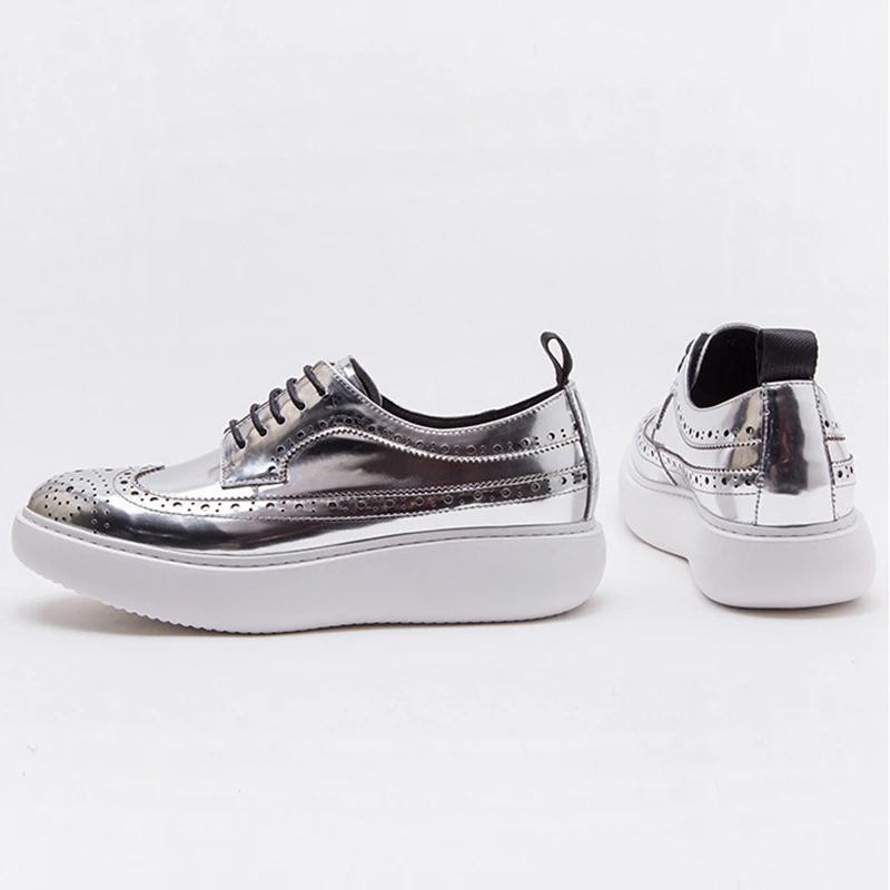 

Silver Patent Leather Man Derby Medallion Brogues Shoes Round Toe Laces Leather Sneakers Men's Flat Platform Full Oxfords TL51