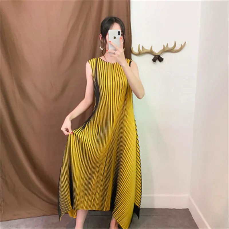 Женское платье весеннее кружевное большого размера из двух частей с вышивкой