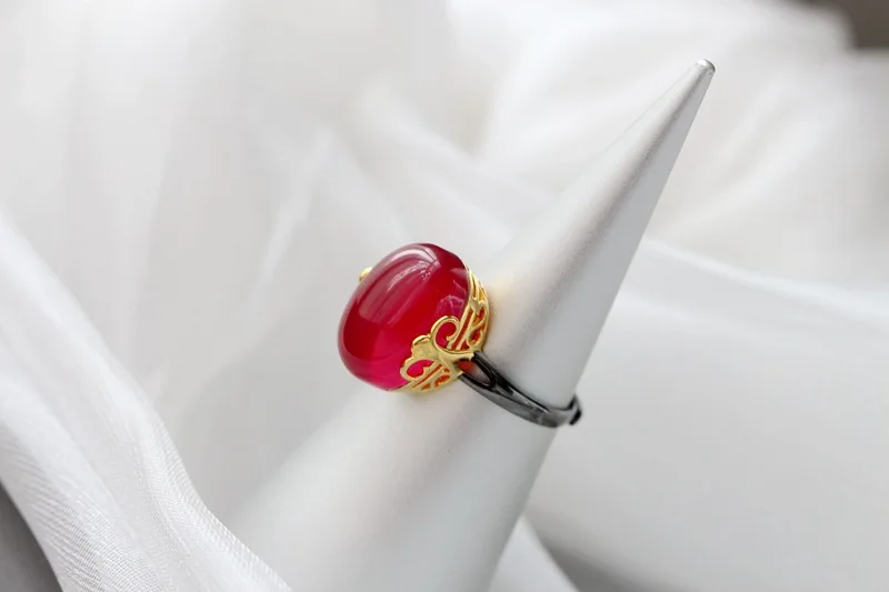 Стандартное винтажное открытое серебряное кольцо с натуральным красным