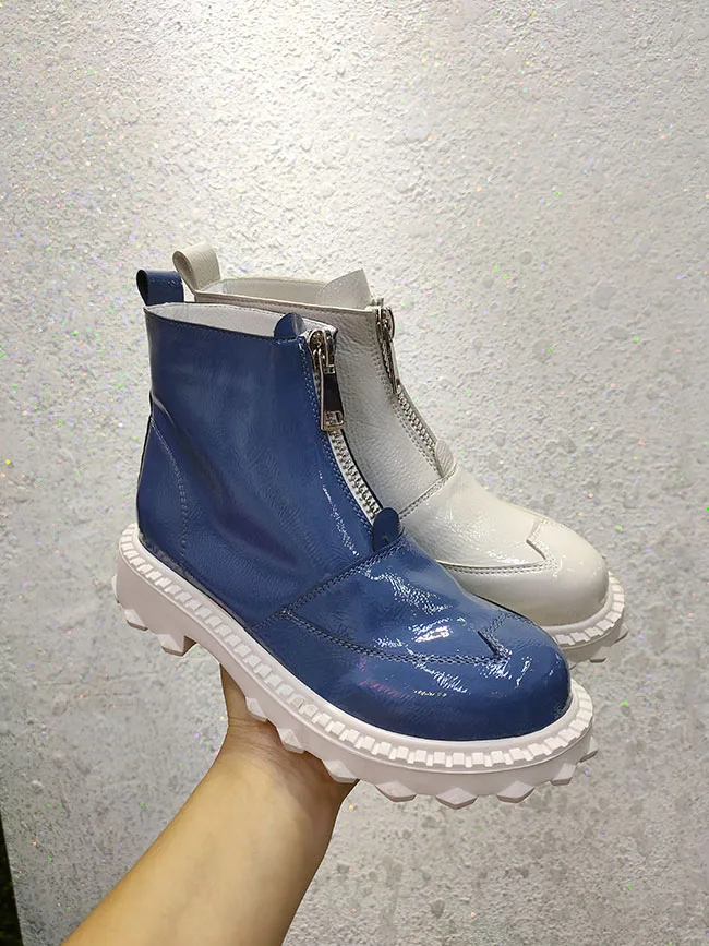 Женские кожаные сапоги ярких цветов с круглым носком и молнией спереди Сапоги