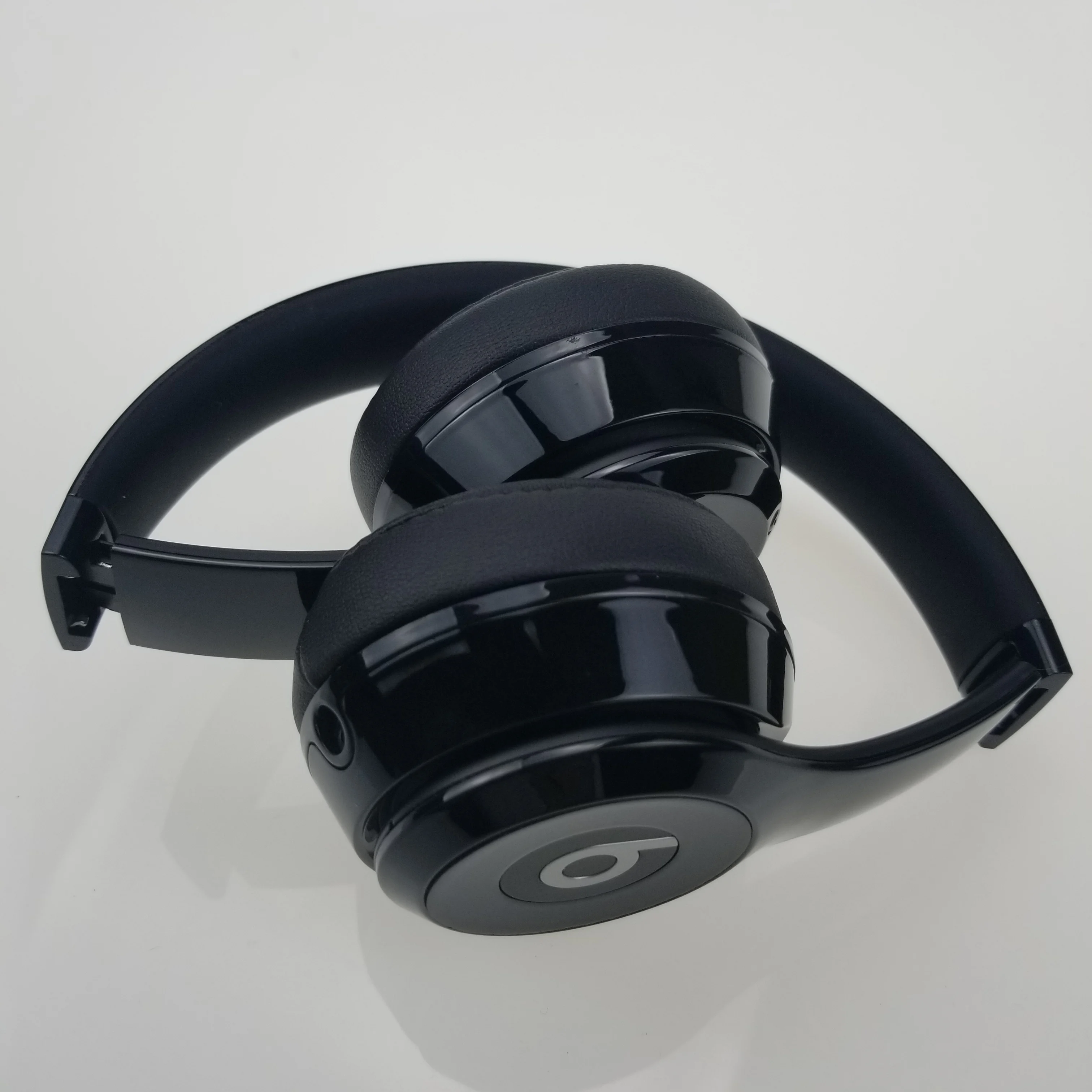 Оригинальные наушники Beats Solo с накладными ушами беспроводные Bluetooth функцией