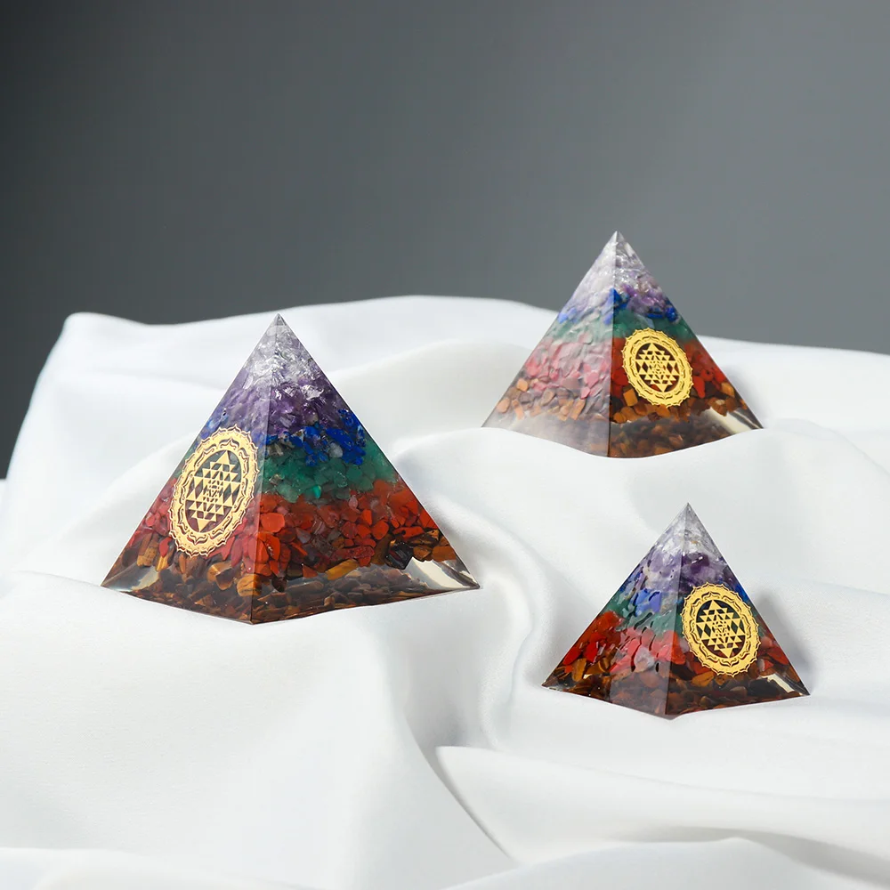 

1PCS Natural crystal colorful macadam Chakra Therapy Stone reiki towar Augen pyramid ornaments