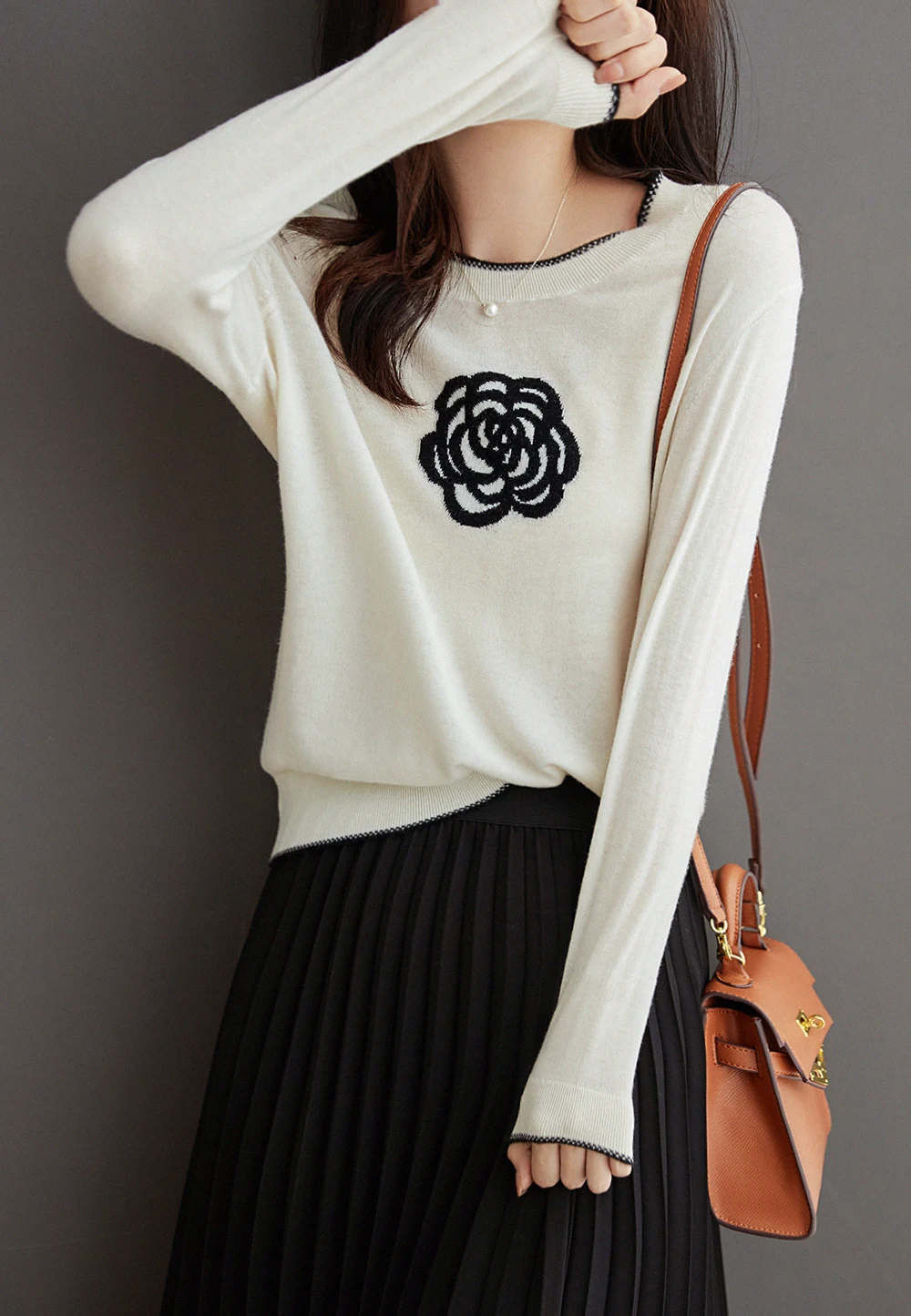 

Women's Sweater Autumn and winter Cashmere Women Black O-Neck Sweaters Women's Pullover Sweater Autumn Pull