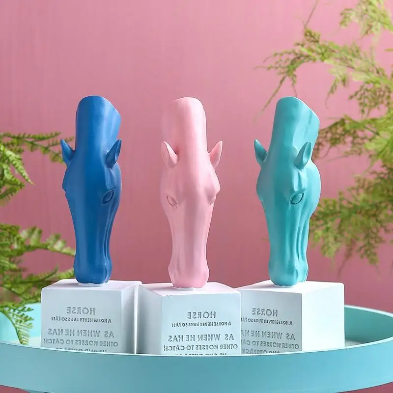 

Современная Абстрактная Статуэтка с головой лошади, статуэтка с животным из смолы, статуэтка лошади, подарок для верховой езды, аксессуары ...