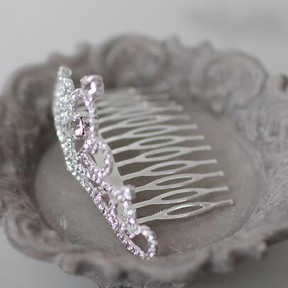 Стразы день рождения тиара расческа корона возврат на родину реквизит для