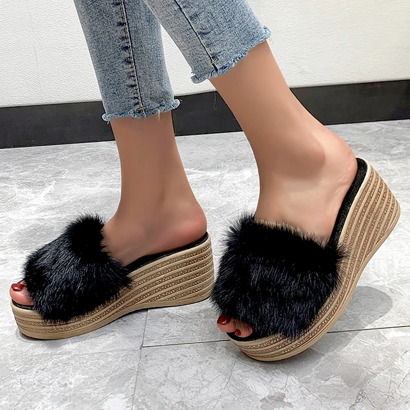 

Women's Winter Furry Mules Shoes Home Warm Plush Slippers Faux Fur Slippers Wedge Sandals Woman fur Slides Ladies Flip Flops