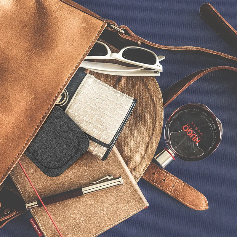 

Folding wireless magsafe charger mobile phone magnetic wireless charging for iphone 12,iphone 12 pro,iphone 12 pro max airpods