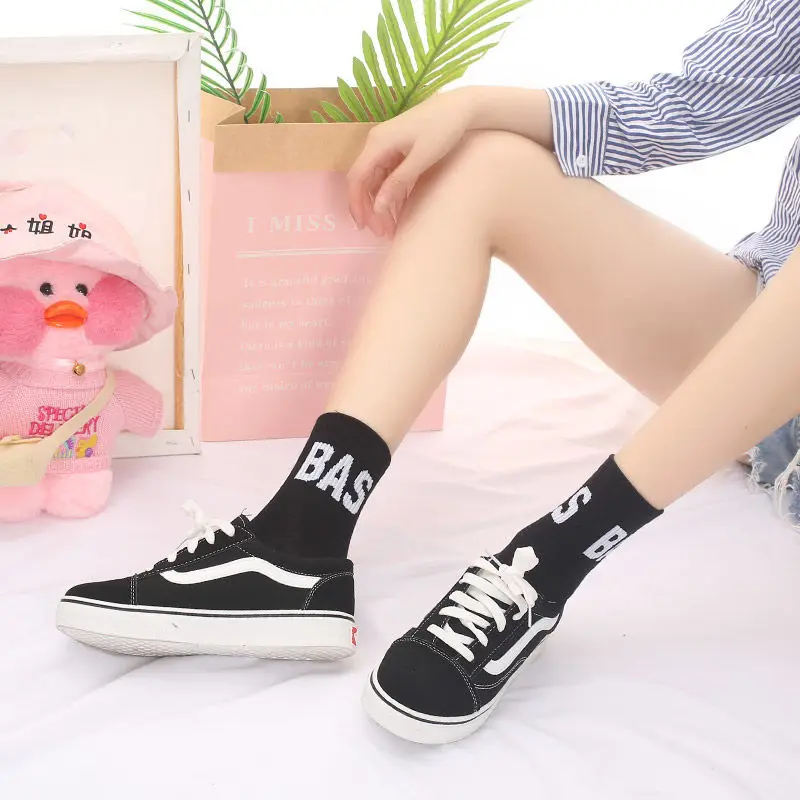 

Sfree 4Pairs Middle-Tube Korean Version of Net Red Sun System Personality Letters Street Sports Style Students Stockings