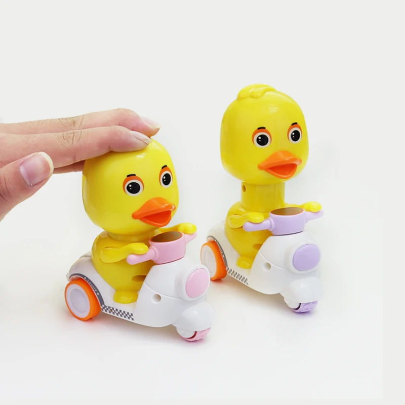 

Children’s Cute Cartoon Clockwork Toy Yellow Duck Motor Pull Back Boy Girl Toy Moveable Wind Up Toy For Kids Gift