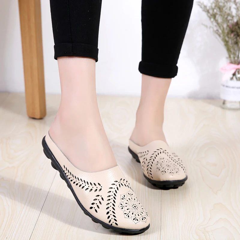 Женские кожаные сандалии на плоской подошве с закрытым носком E030|Боссоножки и