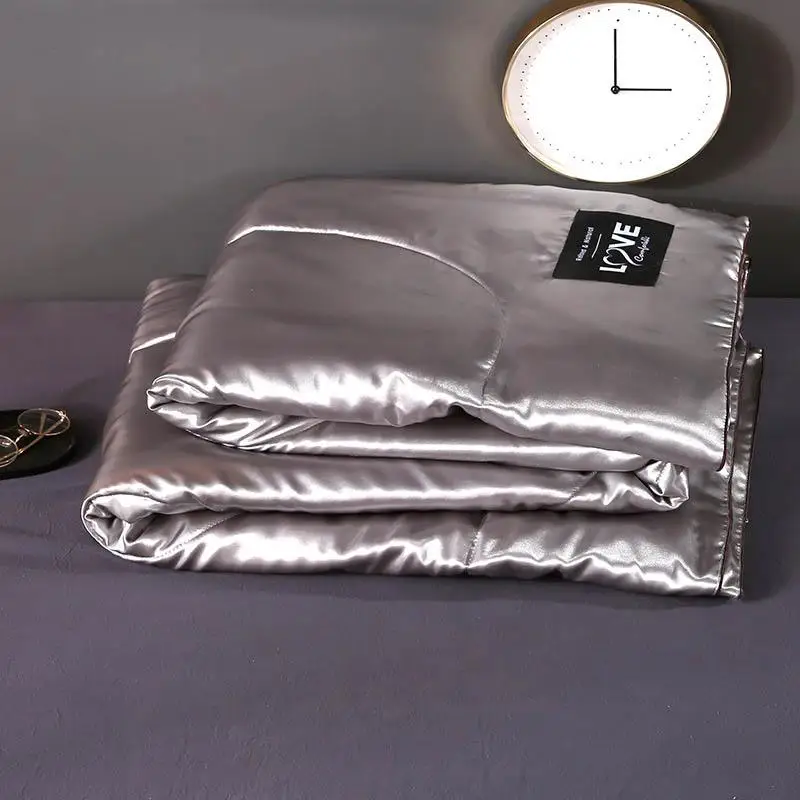 Моющееся летнее одеяло из ледяного шелка с воздушным охлаждением стеганое для