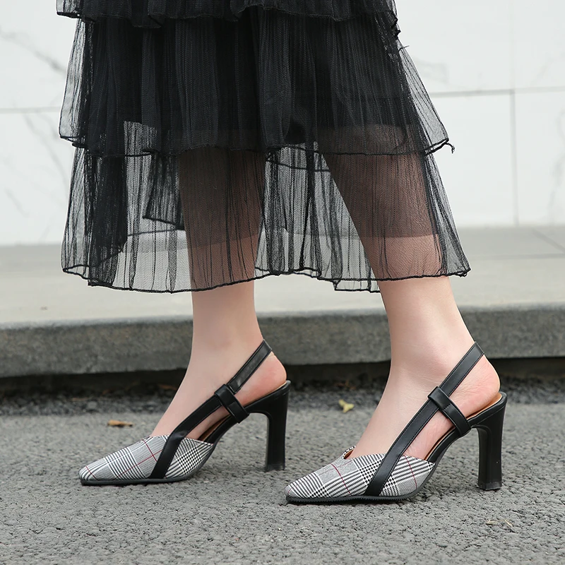 Женские босоножки на толстом каблуке Baotou черные небольшие высоком модель 41 43 в