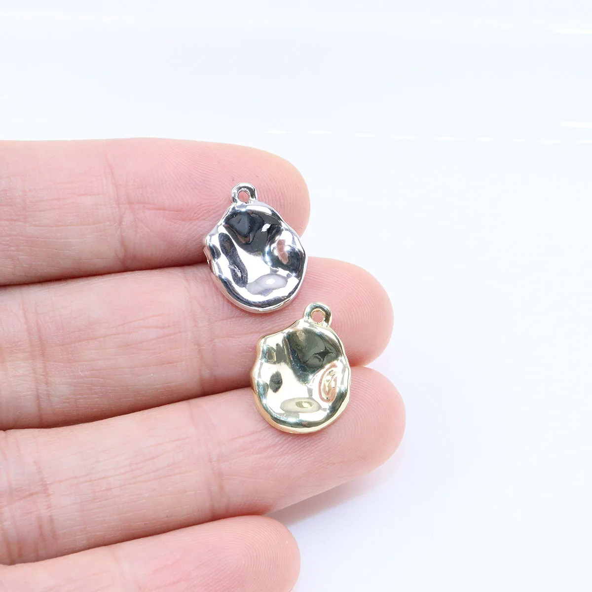 Писка монета. Монетка орёл или решка. Орел и решка монета. Монета римская с пегасом. Заточенная монета.