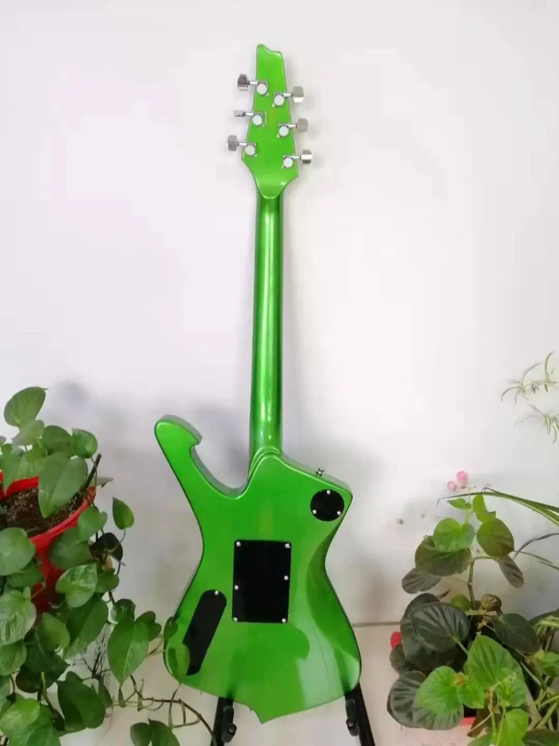 Free transportation, electric guitar ebony fingerboard, double pickup, guitar optional color, customizable