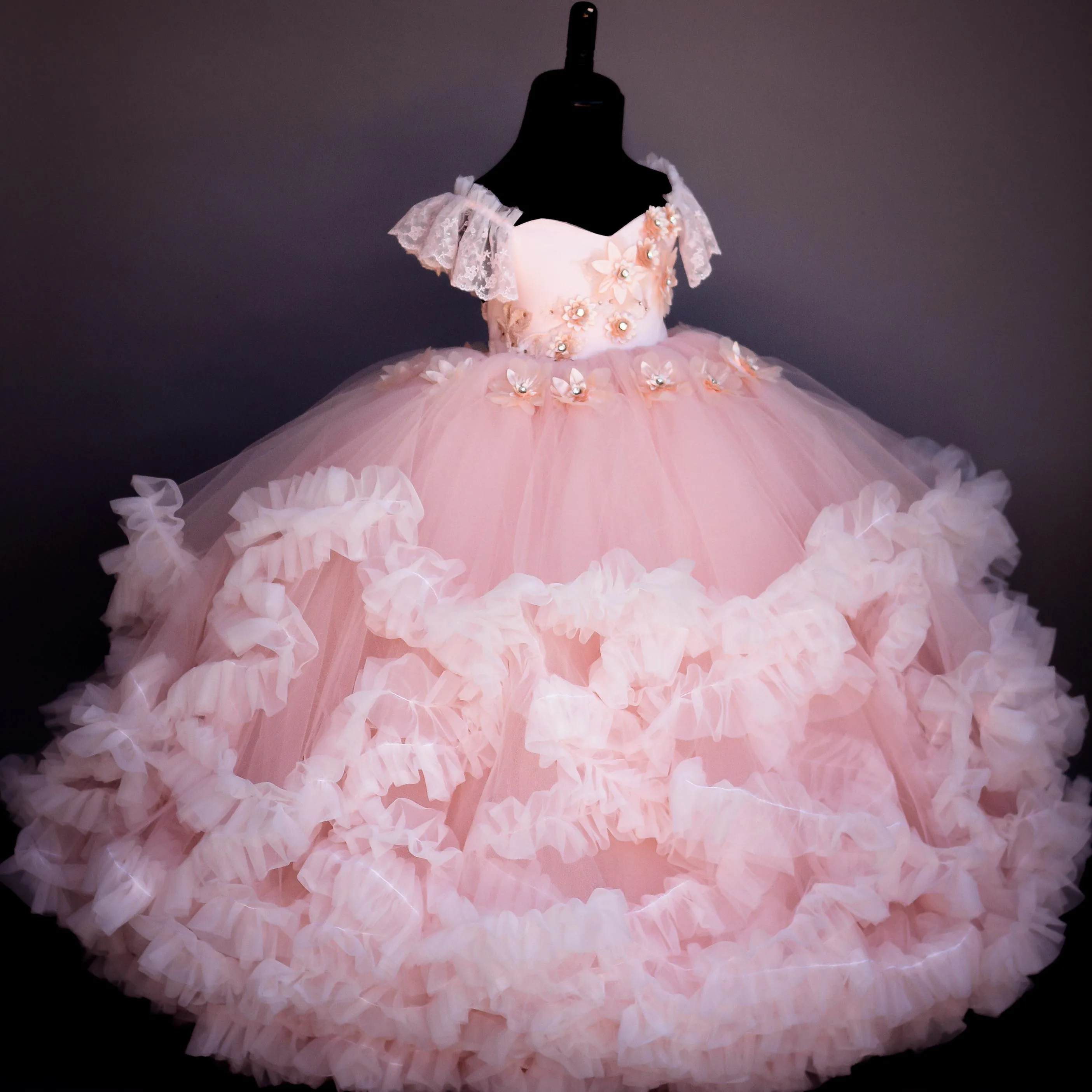 Розовые кружевные платья для девочек Украшенные бусинами и цветами бальное