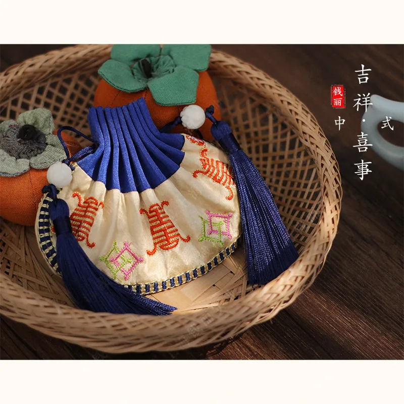 

Silk Silk Omamori Embroidery Sachet Cross Stitch Finished Product Cross-stitch Sachets Stitching Accessories Needlework Sewing