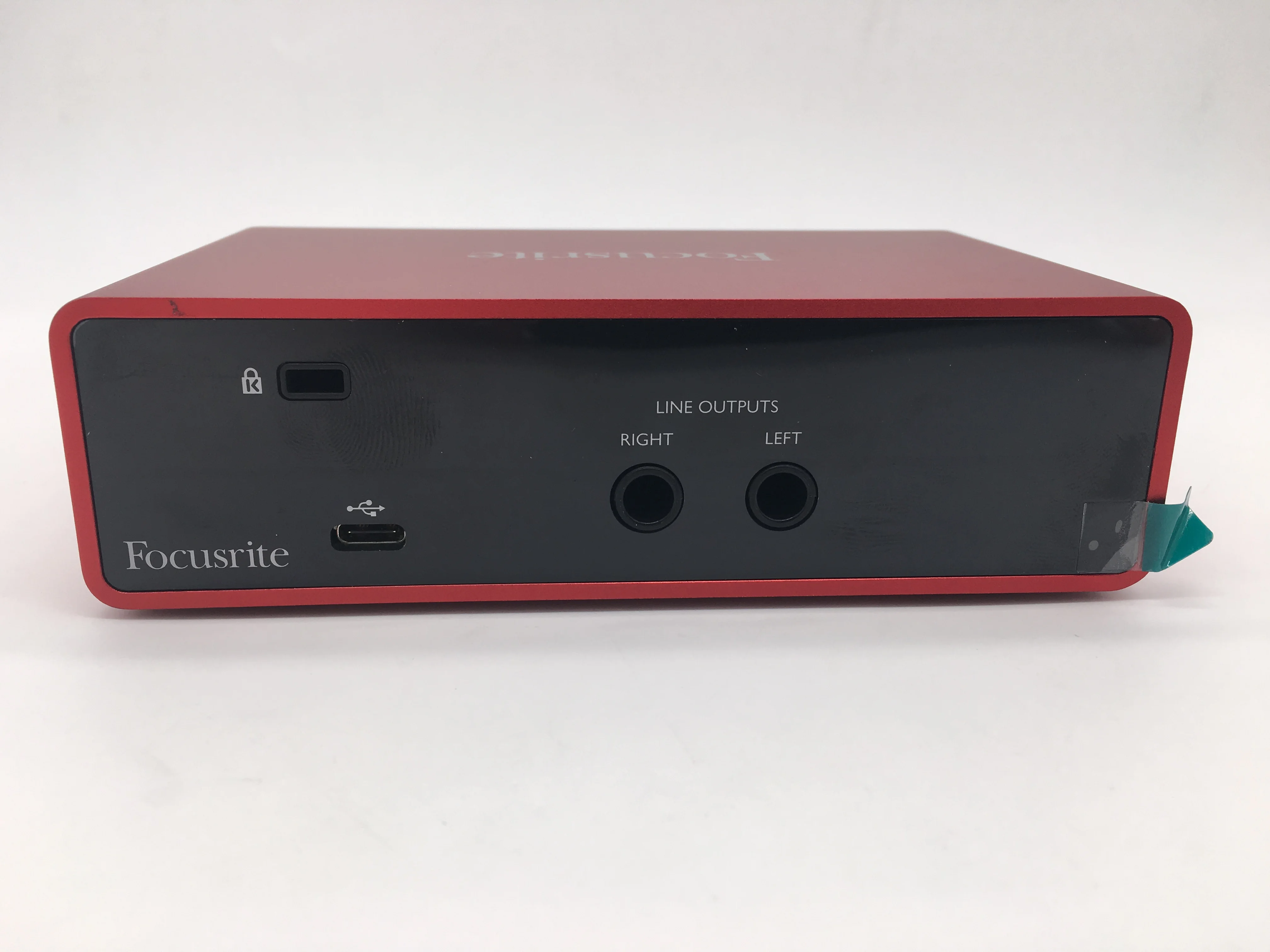 Новый улучшенный звуковой интерфейс Focusrite Scarlett Solo 3-го поколения с USB, карта звука 24 бит/192 кГц AD-конвертеры для записи микрофона и гитары.